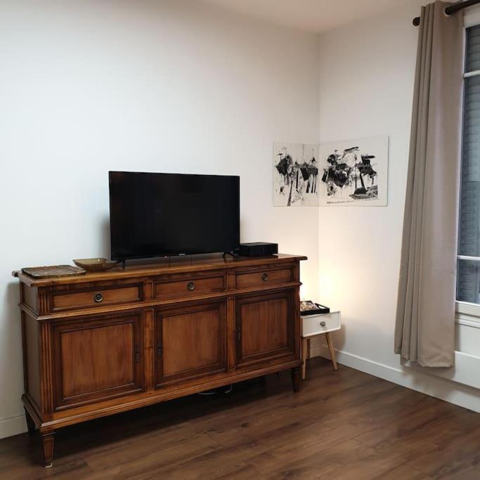 Charming & Practical Near Paris Apartment
