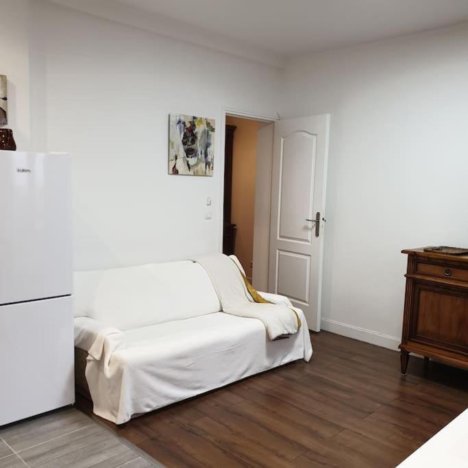 Charming & Practical Near Paris Apartment *